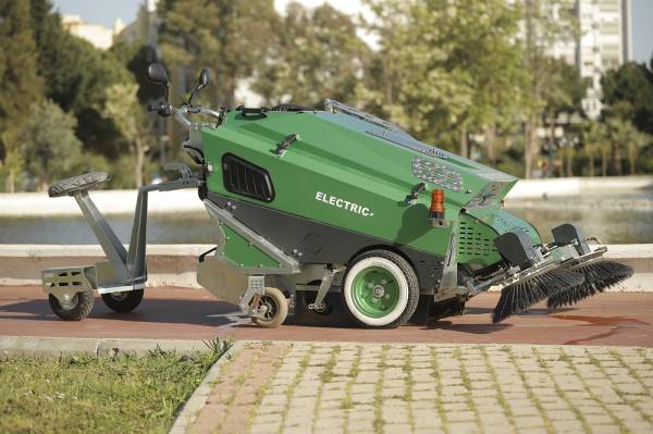CRAB MINI ROAD SWEEPER MACHINE