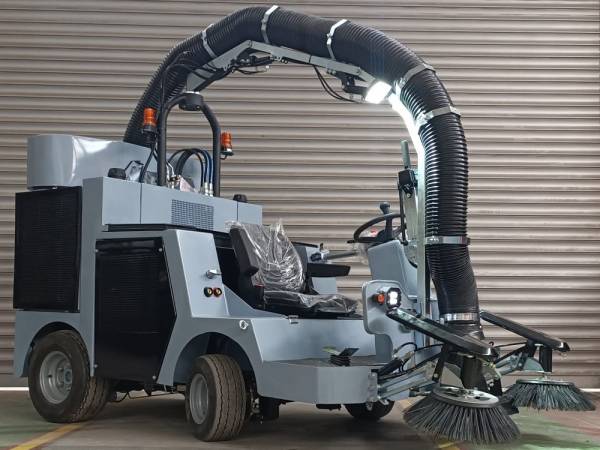 BIG FIL HYDROSTATIC LEAF COLLECTOR MACHINE